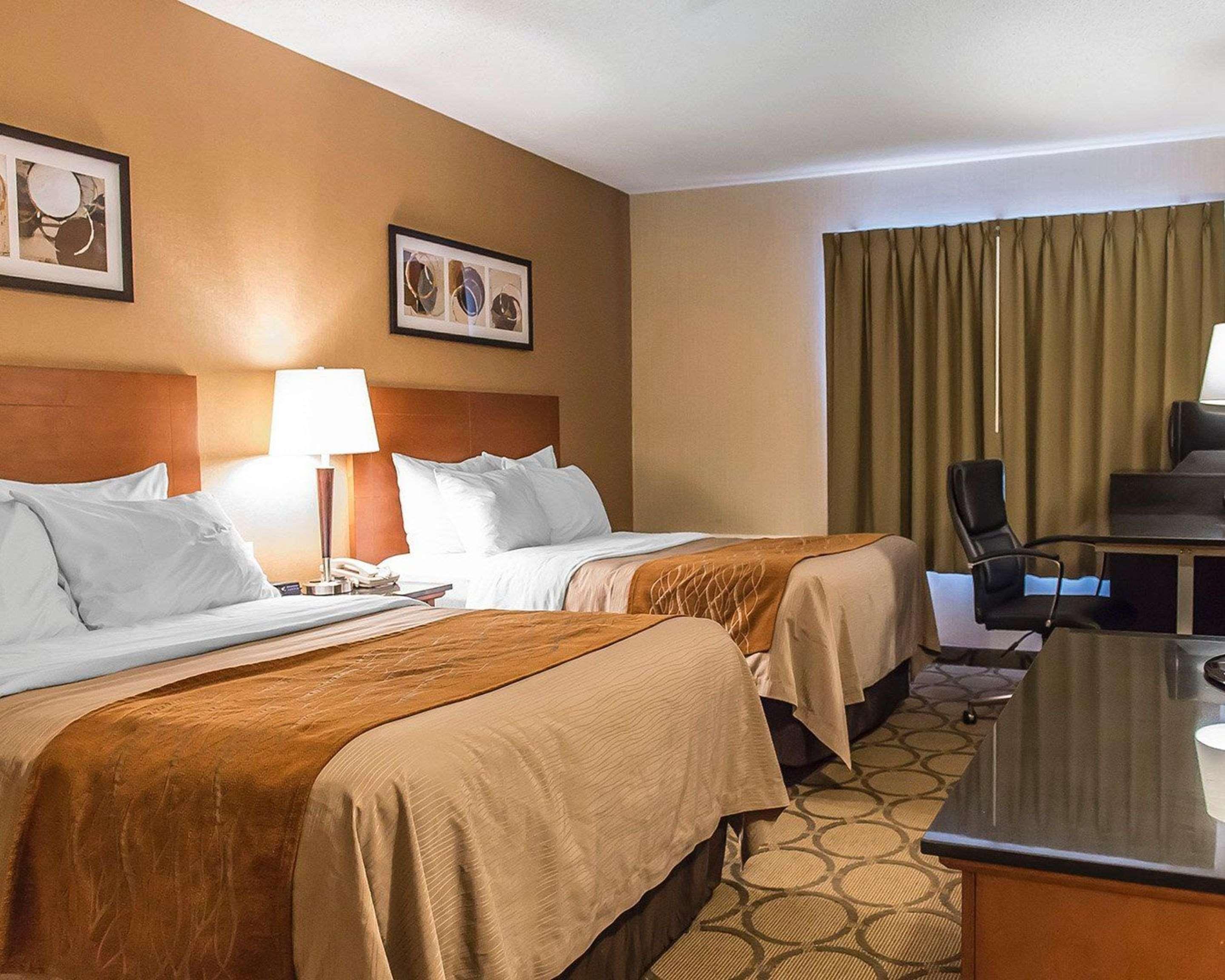 Comfort Inn Hwy 401 Kingston Exterior foto