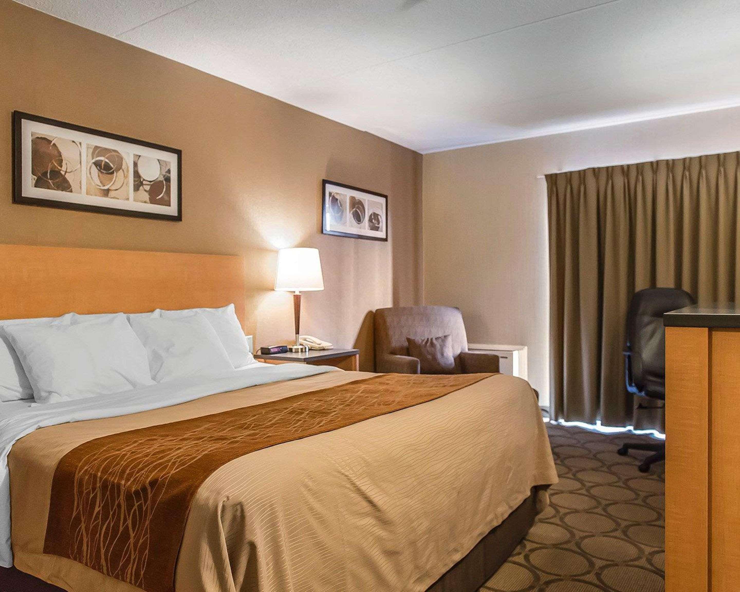 Comfort Inn Hwy 401 Kingston Exterior foto