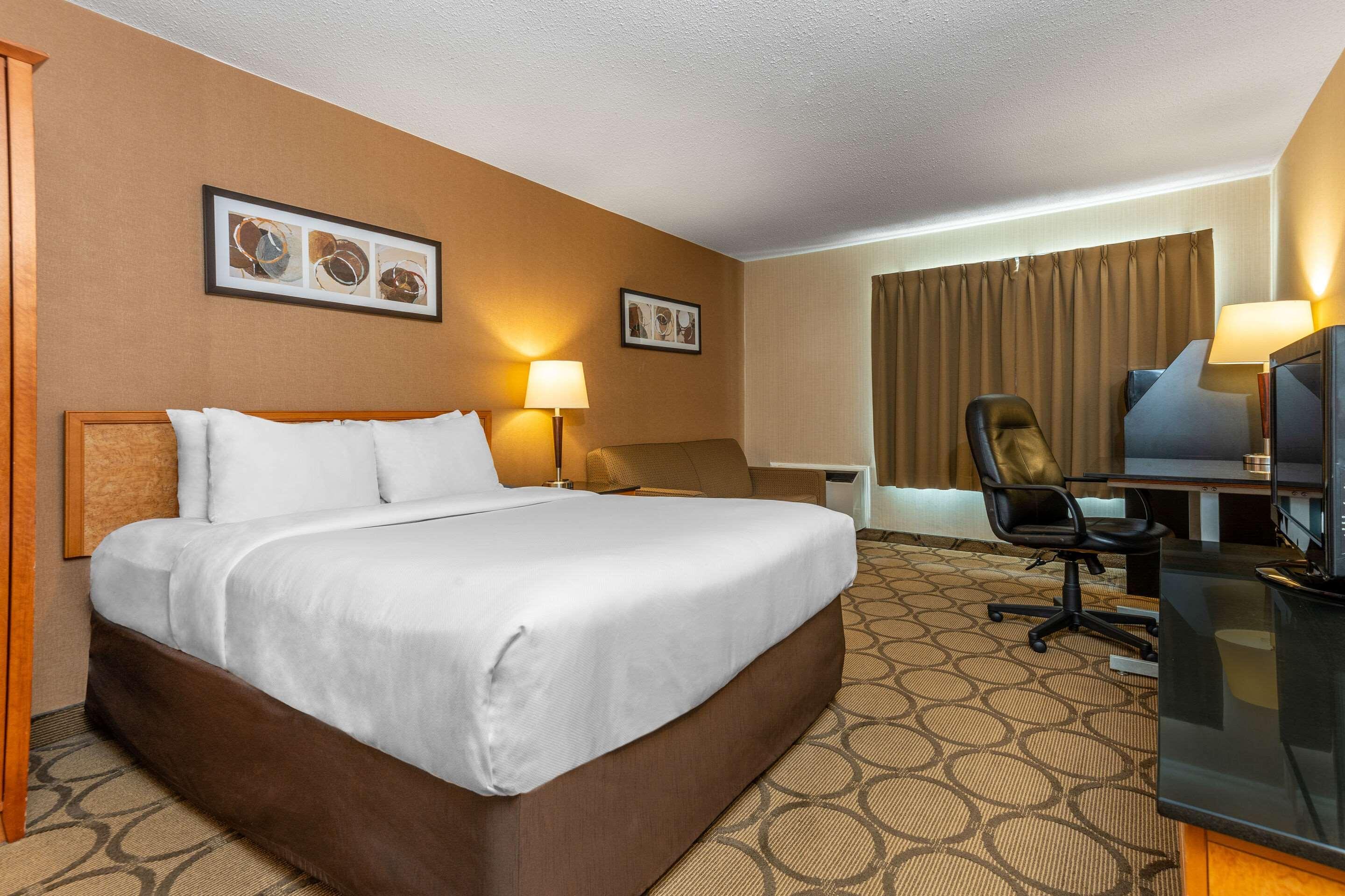 Comfort Inn Hwy 401 Kingston Exterior foto