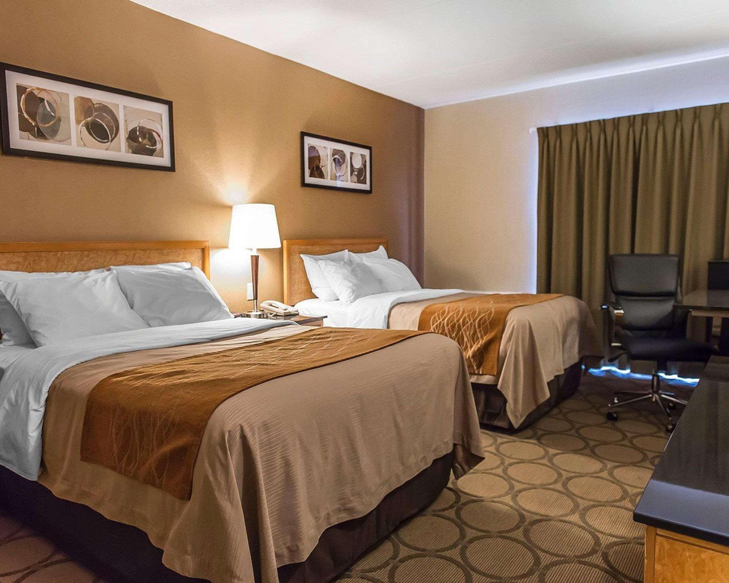 Comfort Inn Hwy 401 Kingston Exterior foto