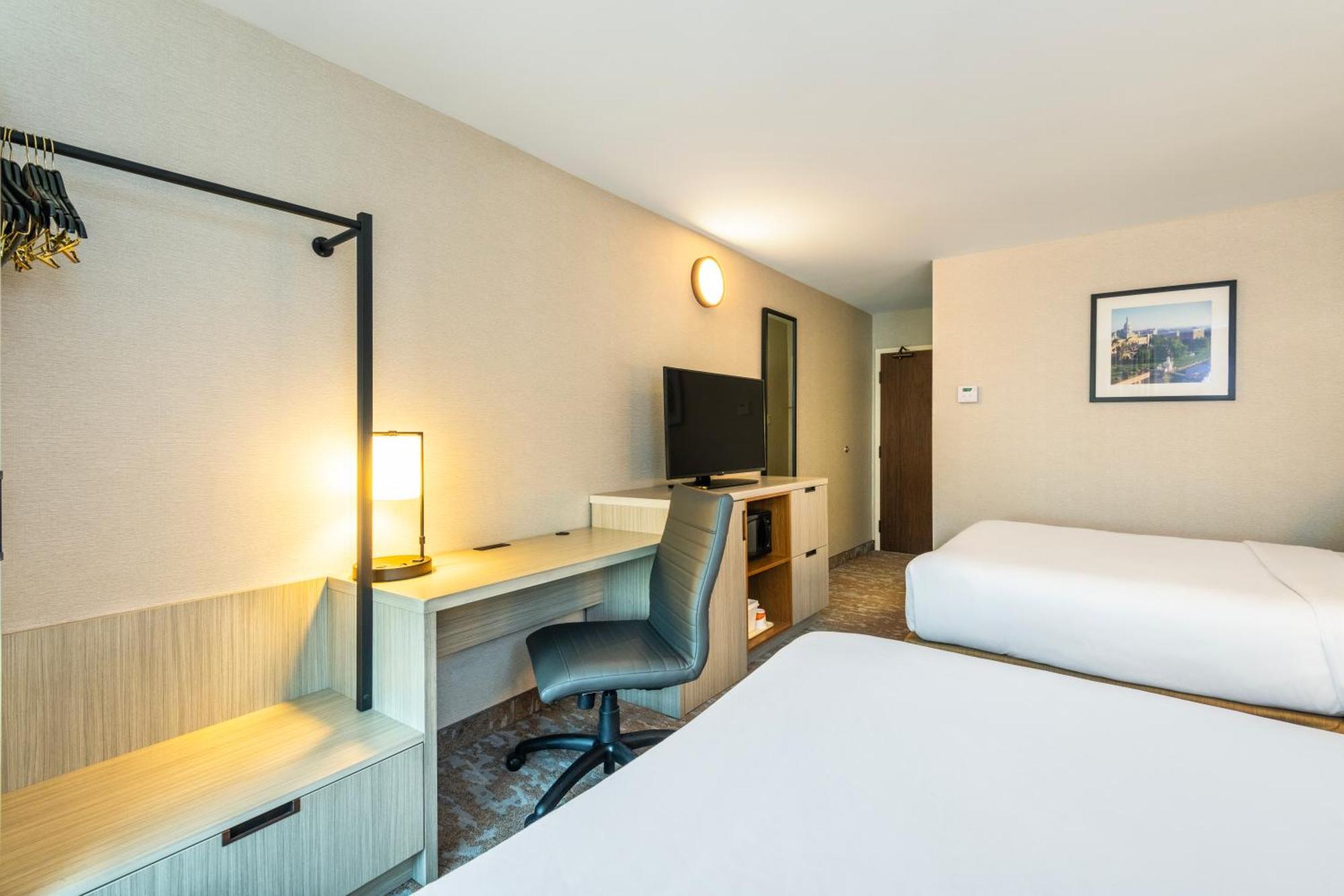 Comfort Inn Hwy 401 Kingston Exterior foto