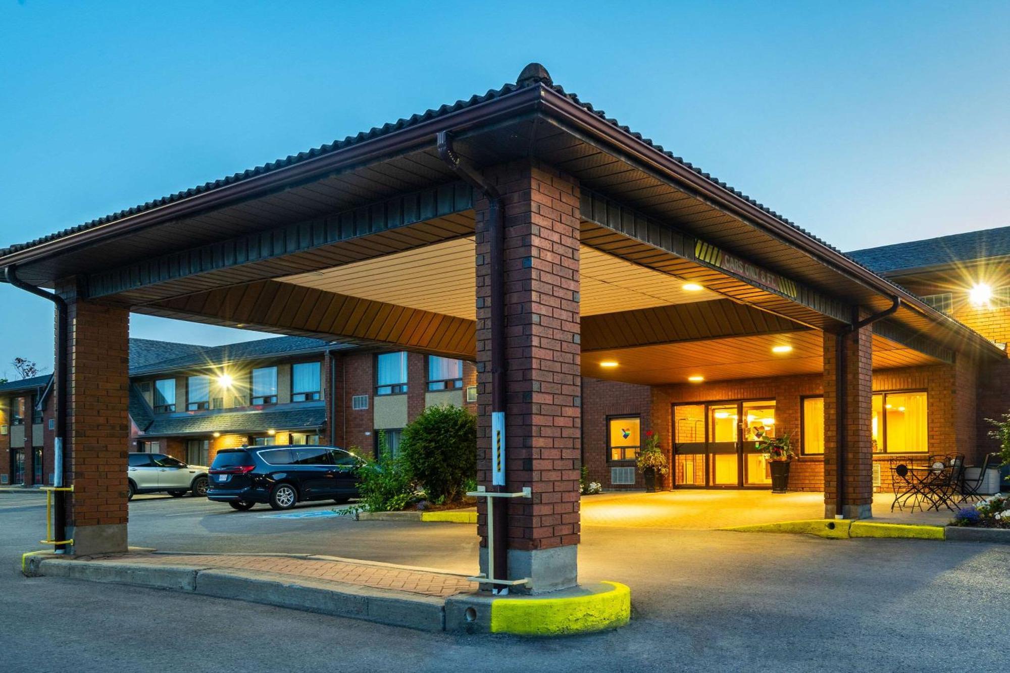 Comfort Inn Hwy 401 Kingston Exterior foto